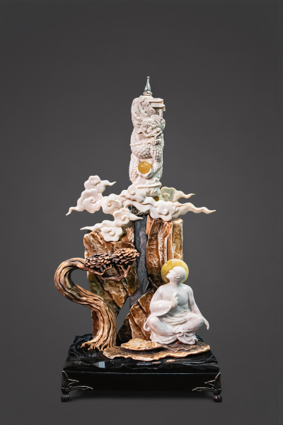 Авторский нож "Янь" от А. Осипова, клинок из торцевого дамаска с никелем, рукоять рог лося с резьбой и янтарь и подставка в единственном экземпляре