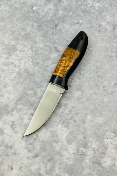 Нож "Малыш" сталь х12мф, рукоять карельская береза янтарь и акрил черный (распродажа)