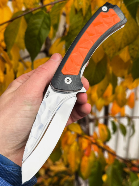 Складной нож "Егерь" сталь N690 в камень, накладки G10 черные и оранжевые в камень