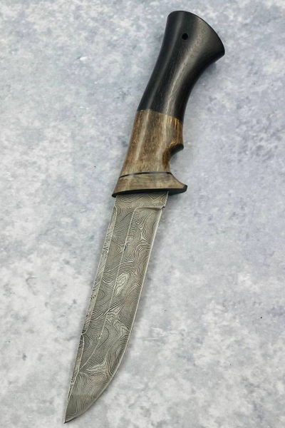 Нож "Вепрь" сталь дамаск, рукоять карельская береза коричневая и черный граб (распродажа)