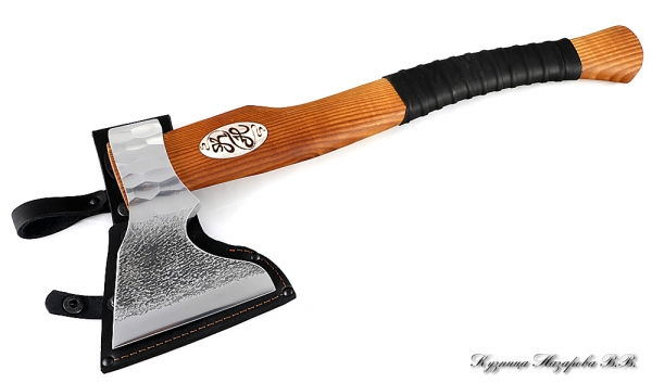 Топор-4 (варка металлов: углерод+XВГ) со следами ковки, камень